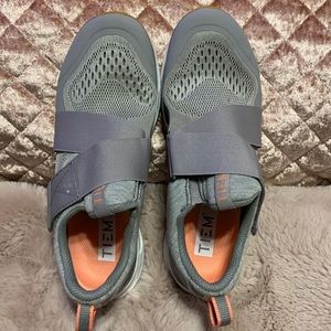 TIEM Cycle/Spin shoes.